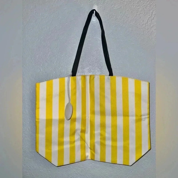 Beach Bundle: 👙Bikini Top, Swim Cover and Beach Tote, Yellow & White, Size 10 - Picture 13 of 17